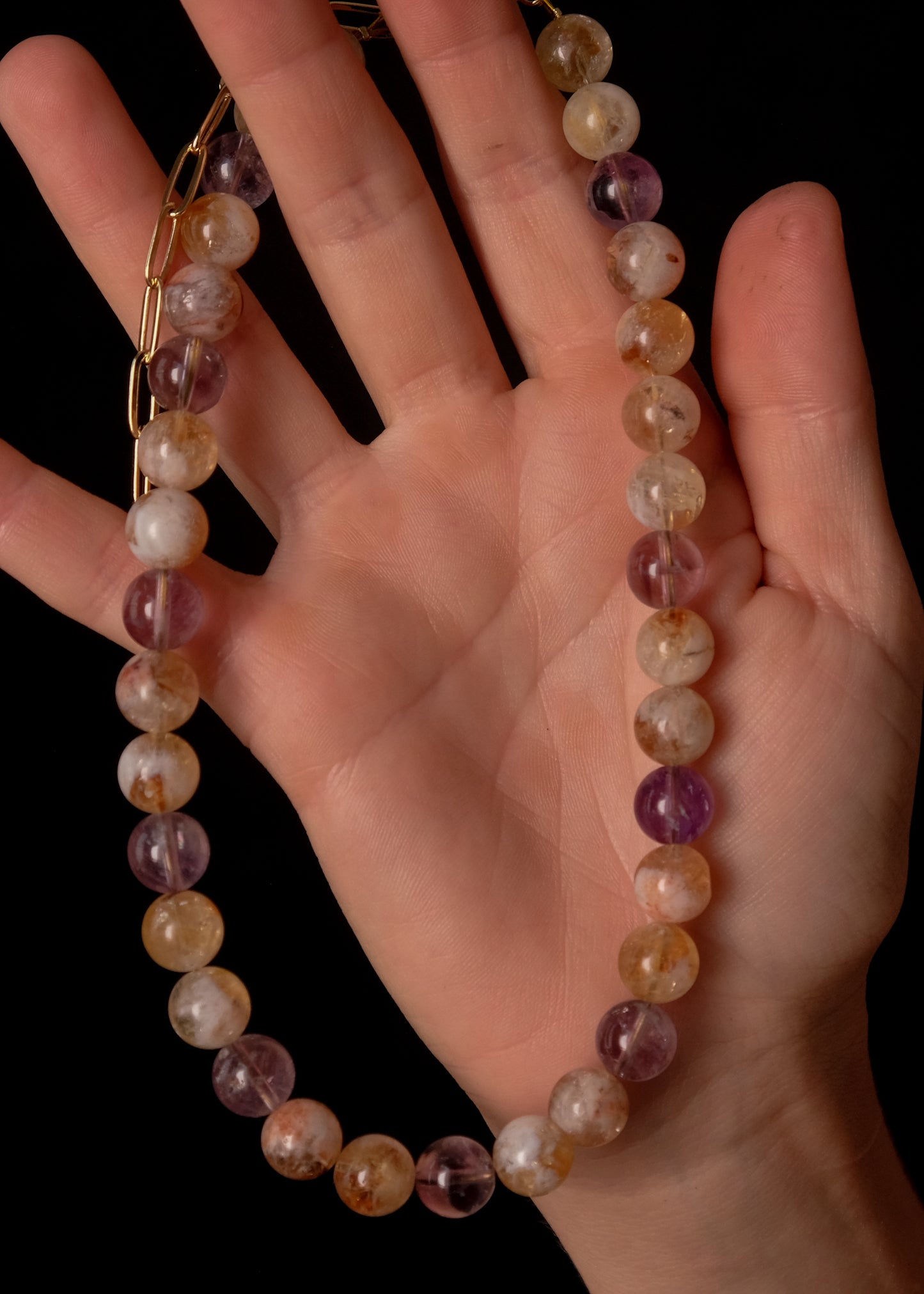 Amatrine stone choker