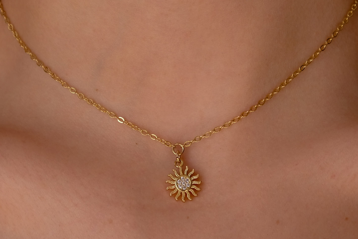 Mini sun choker