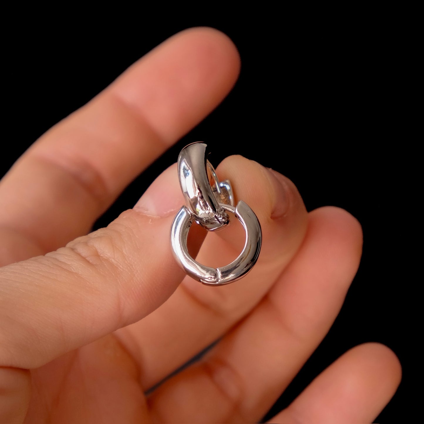 Ara silver hoops
