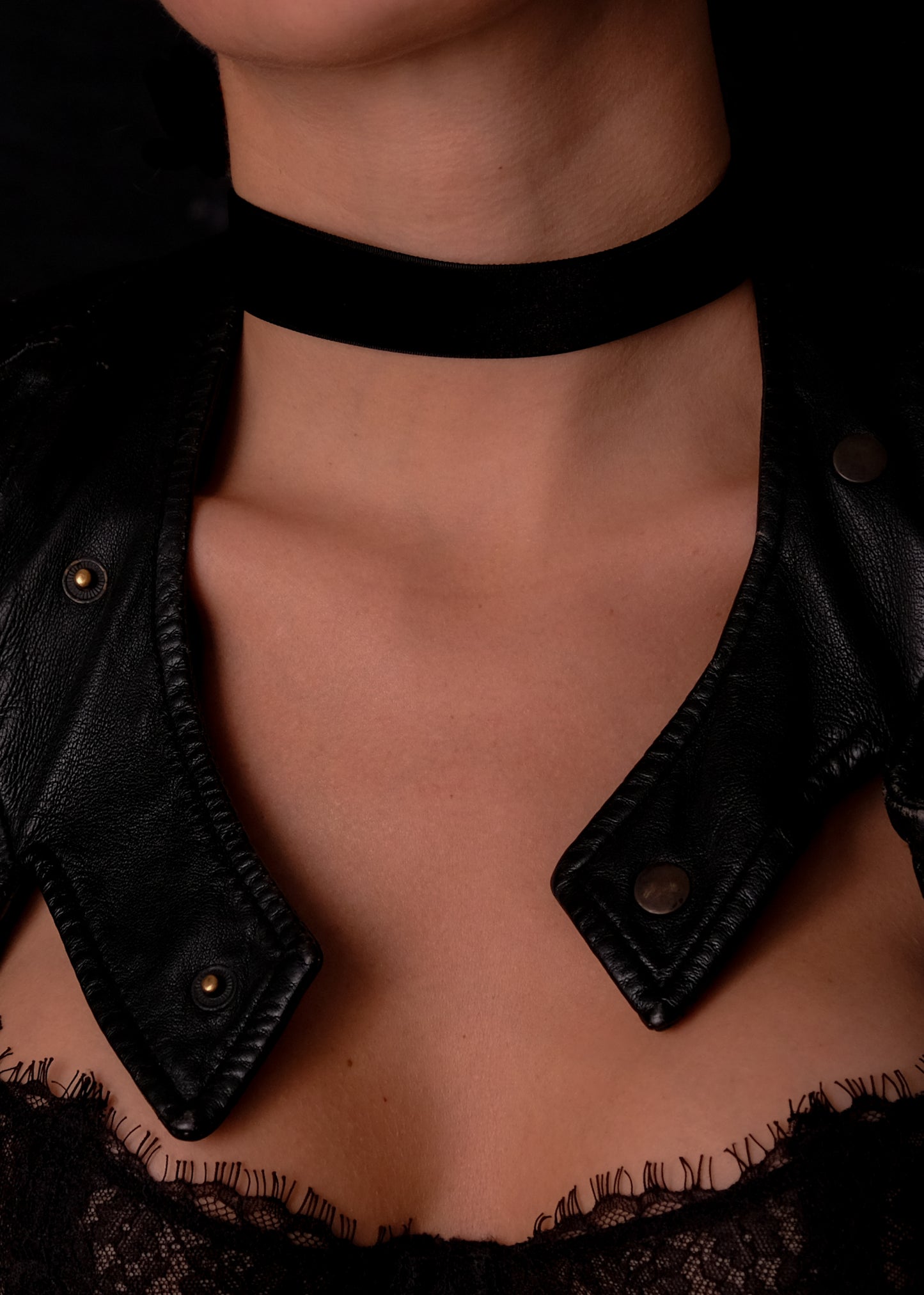 Velvet choker