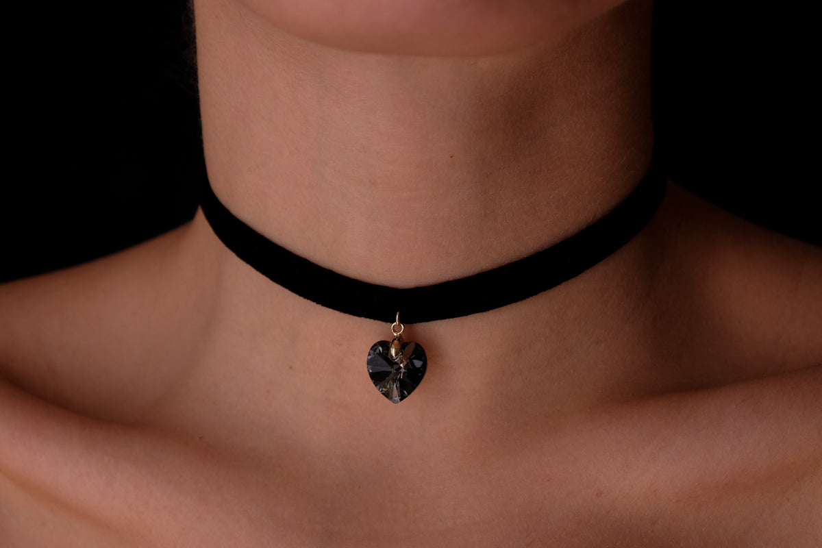 Crystal heart Velvet choker