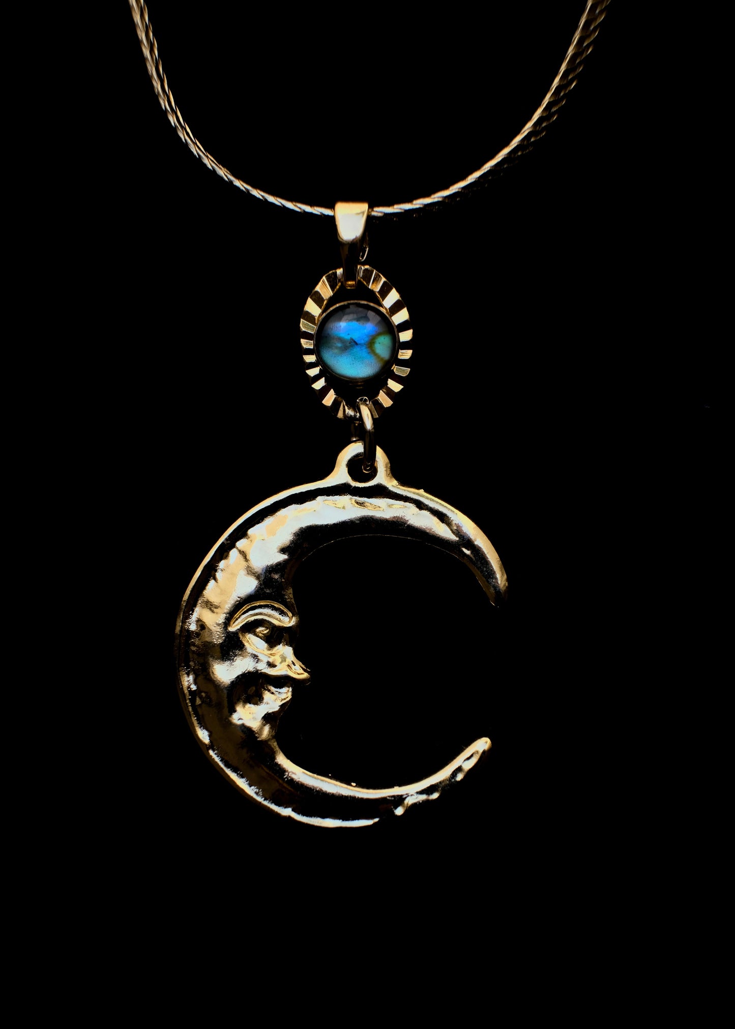 Moon A Necklace