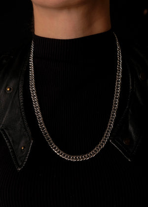 Flat chain necklace