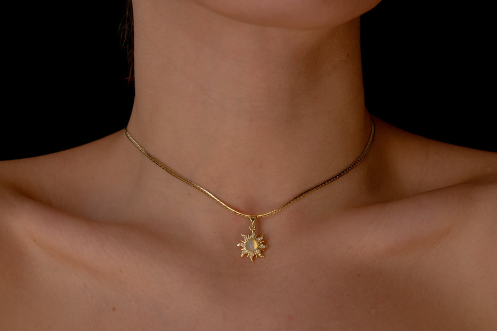 Baby Sun choker