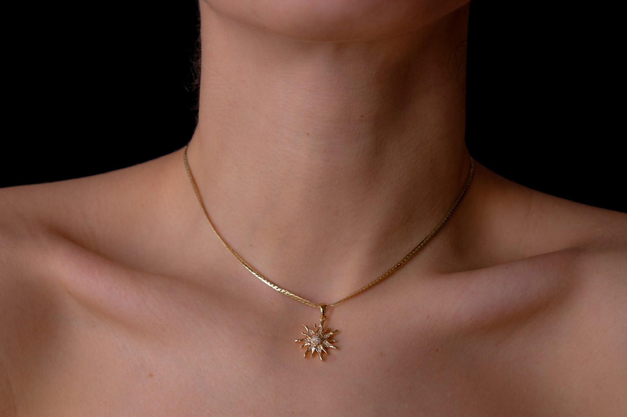 piscis sun choker