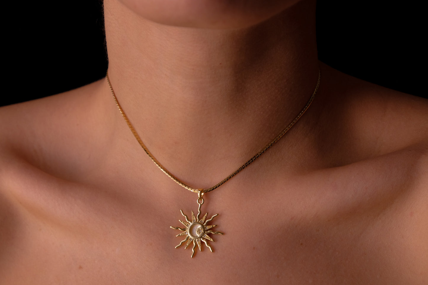 Sun Oracle Choker