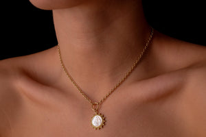 Mother pearl Maria