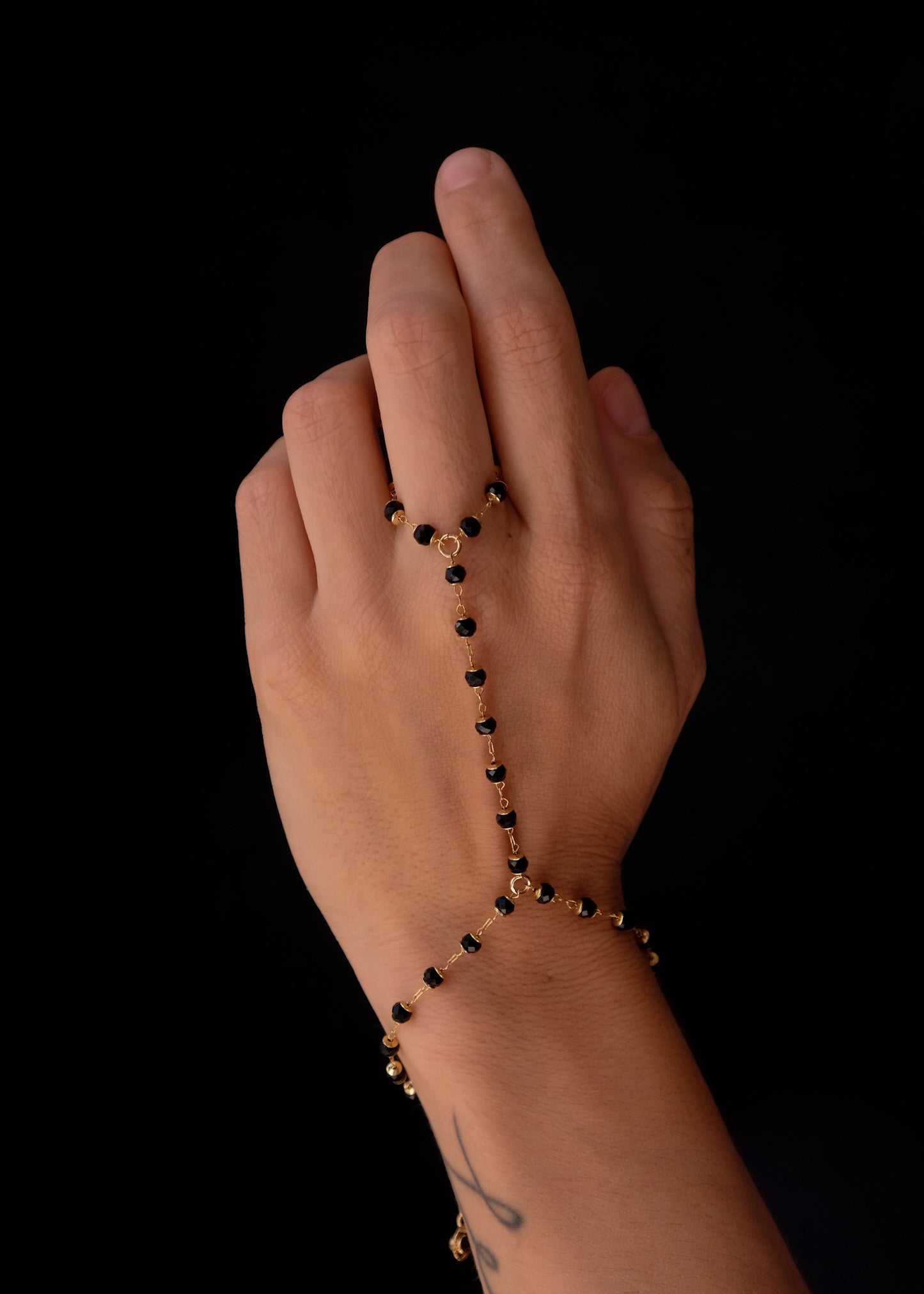 Black dots handchain bracelet