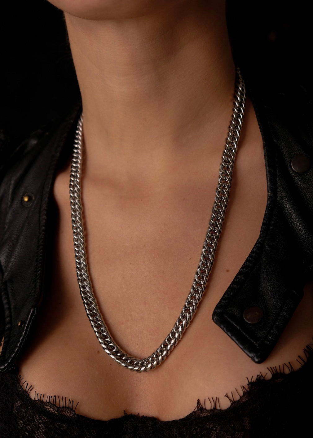 Flat chain necklace