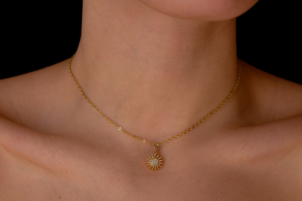 Mini sun choker