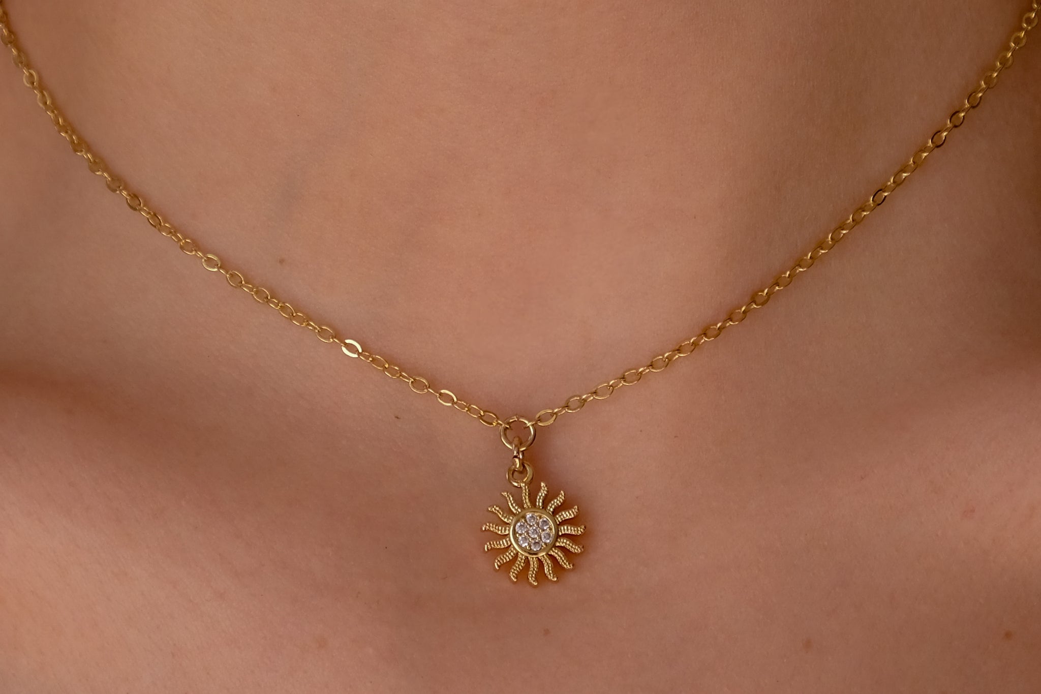 Mini sun choker