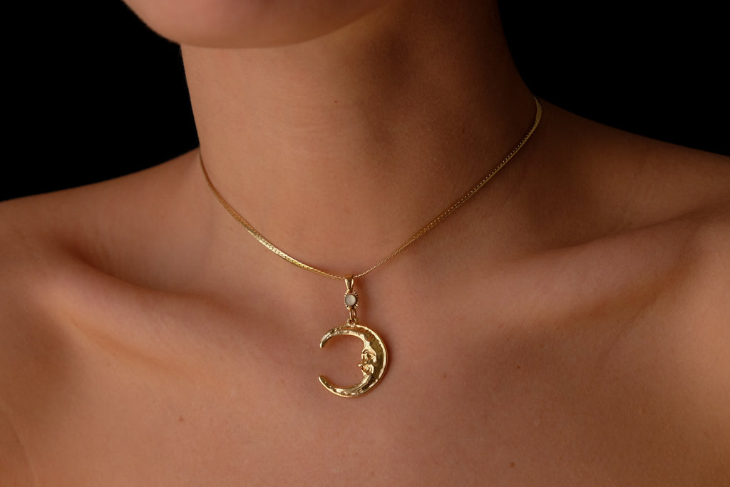 Moon W