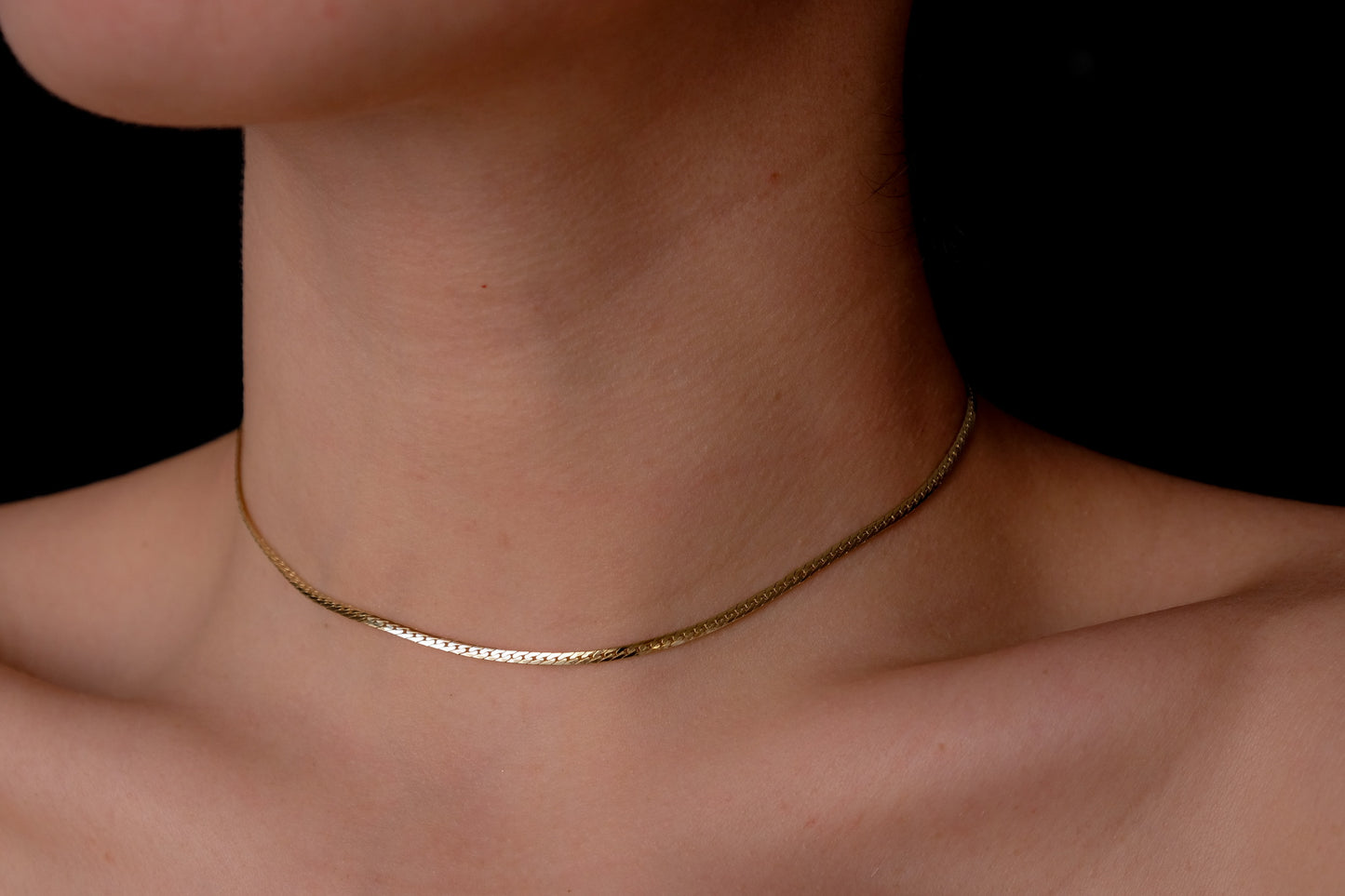 Baby flat choker