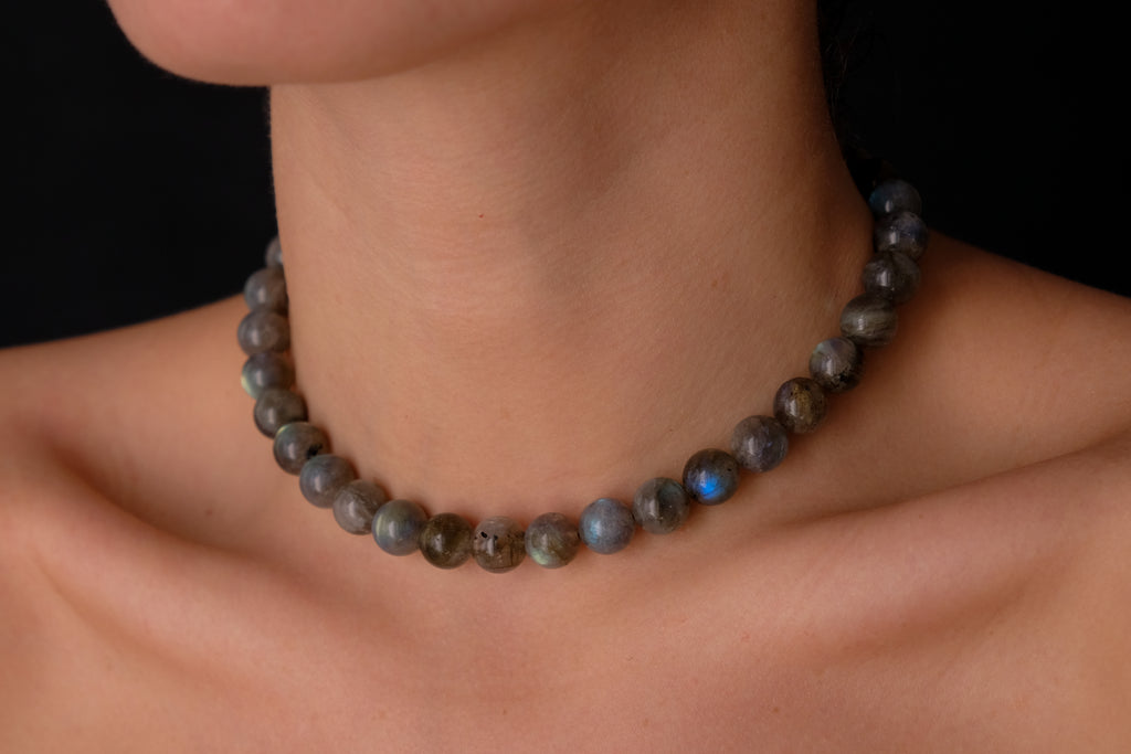 Labradorita gargantilla