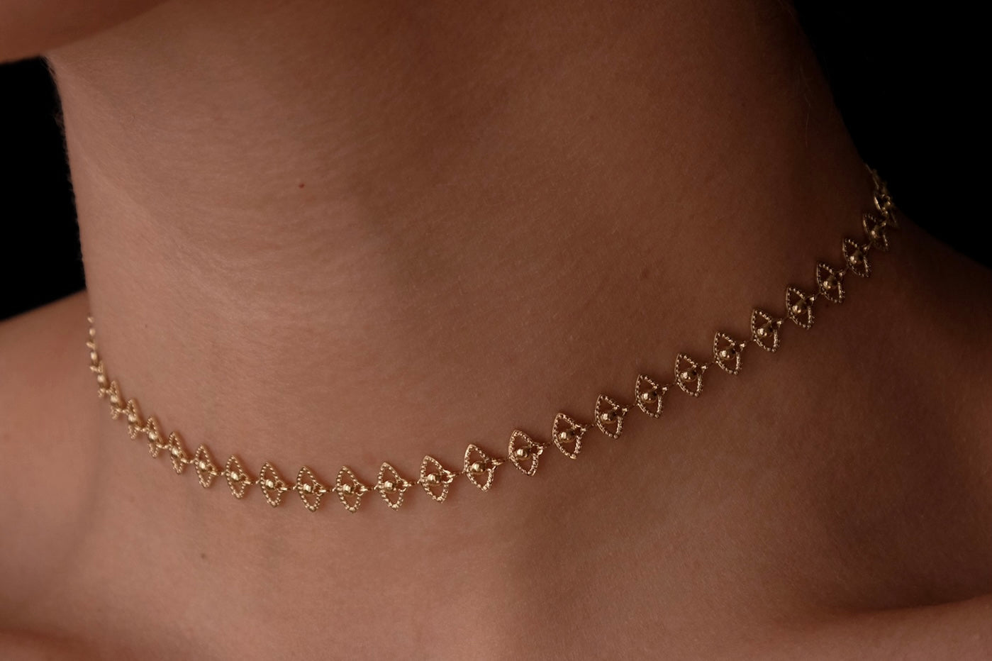 Eyes chain choker