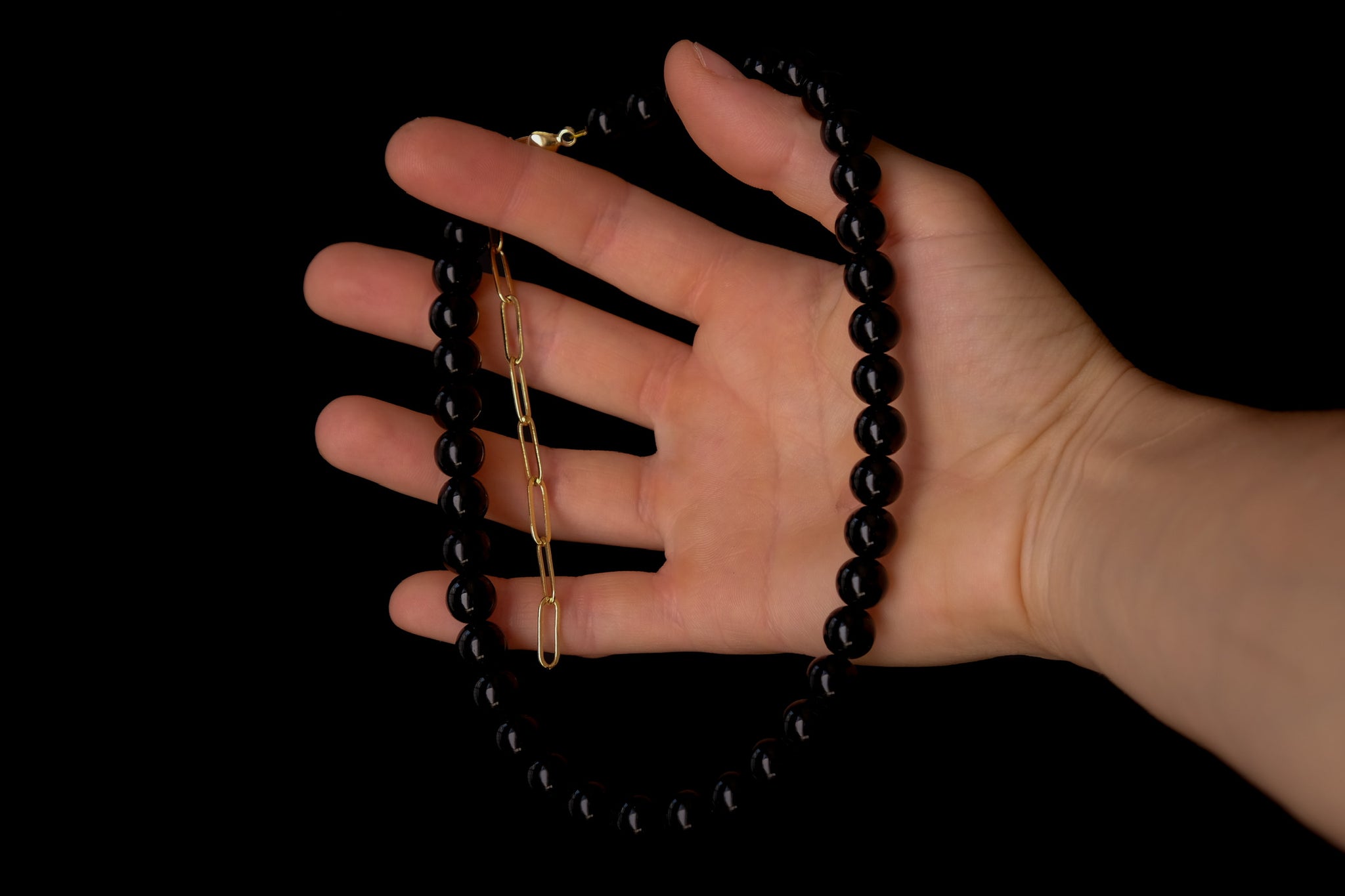Gargantilla obsidiana