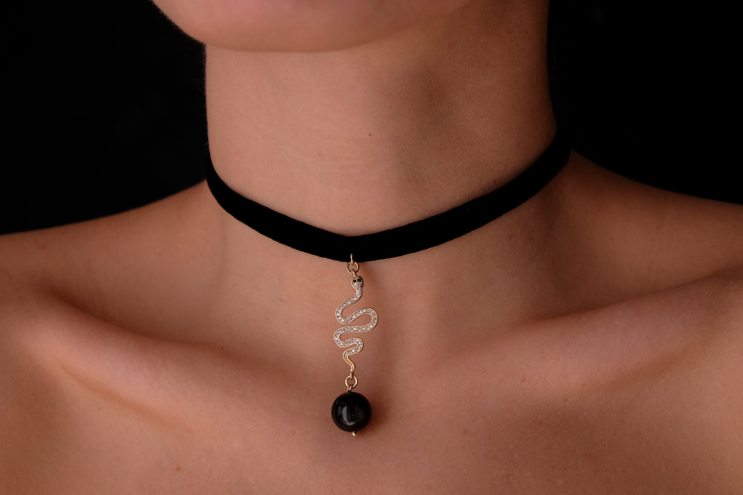 Snake Velvet choker