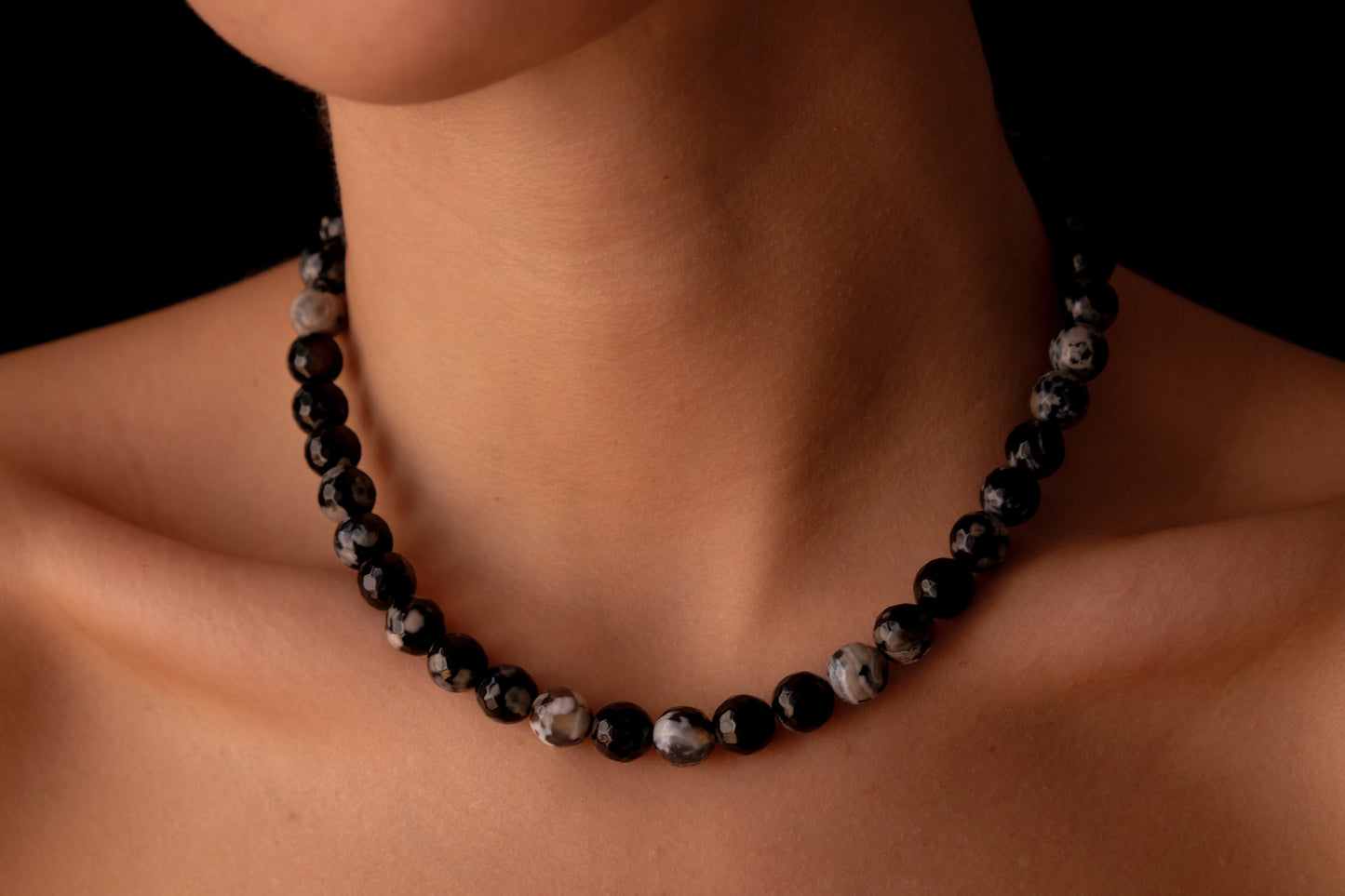 b&w agate stone choker