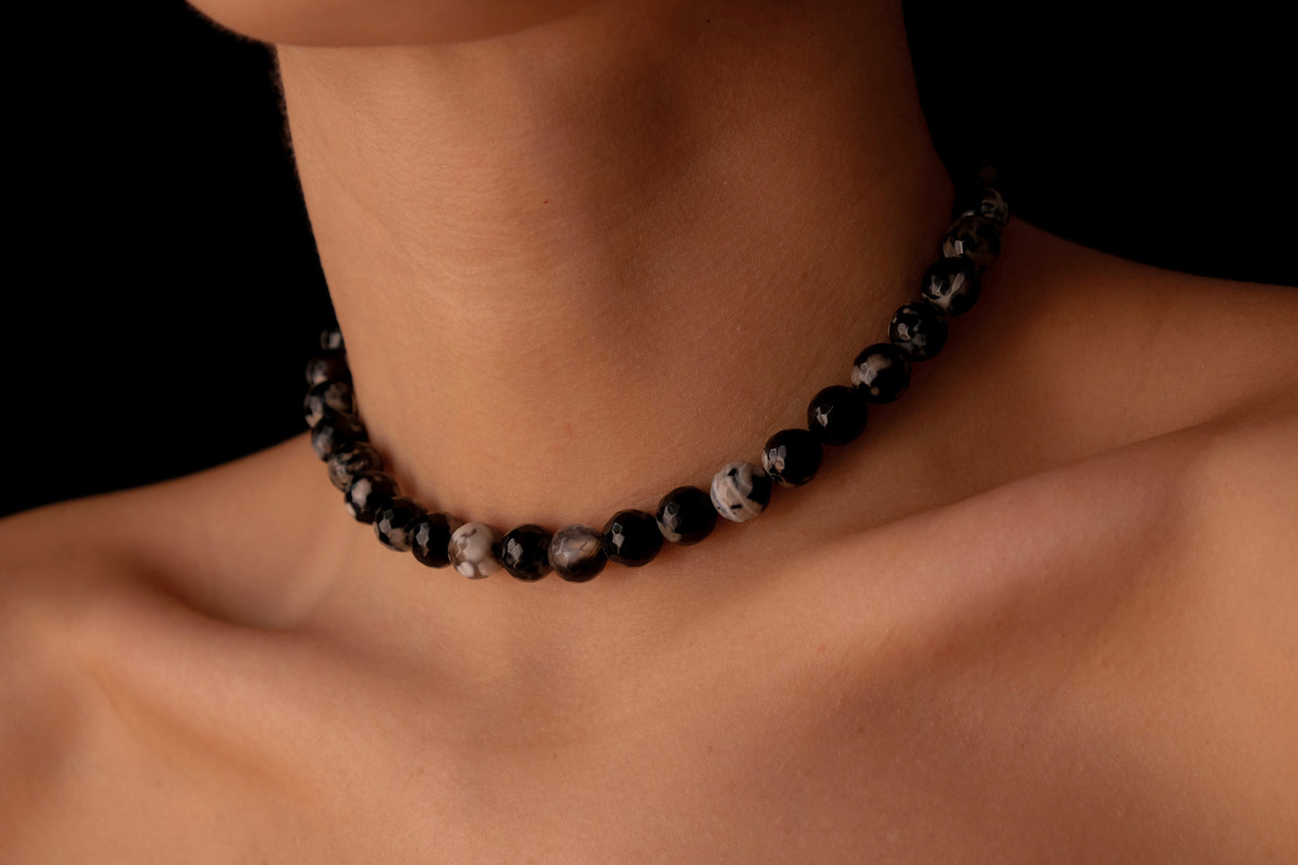 b&w agate stone choker