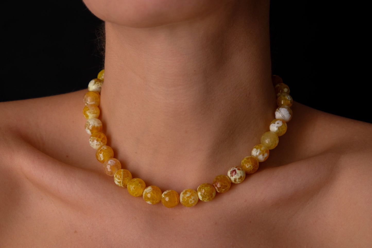 Yellow agate stone choker