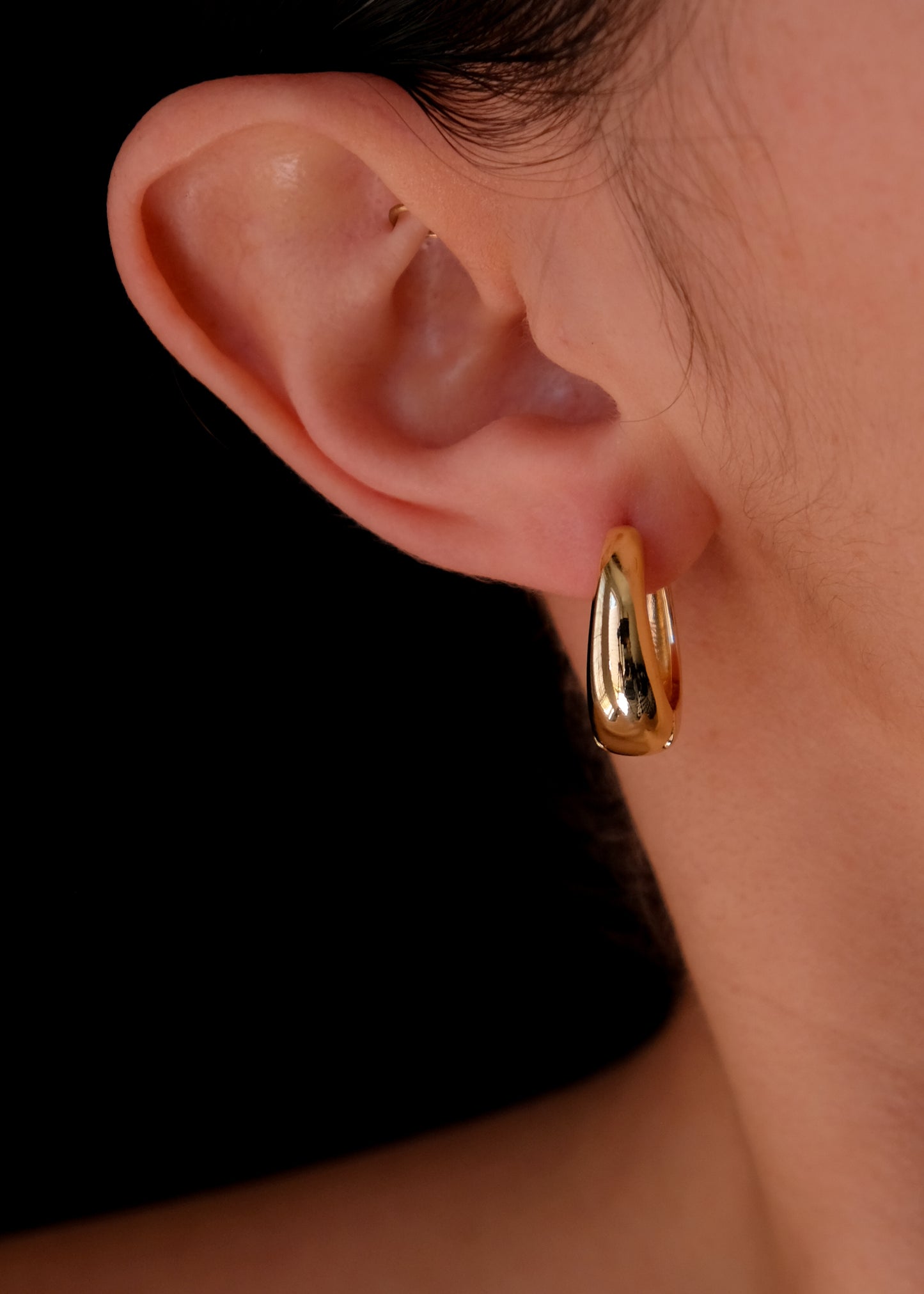 Mia hoops