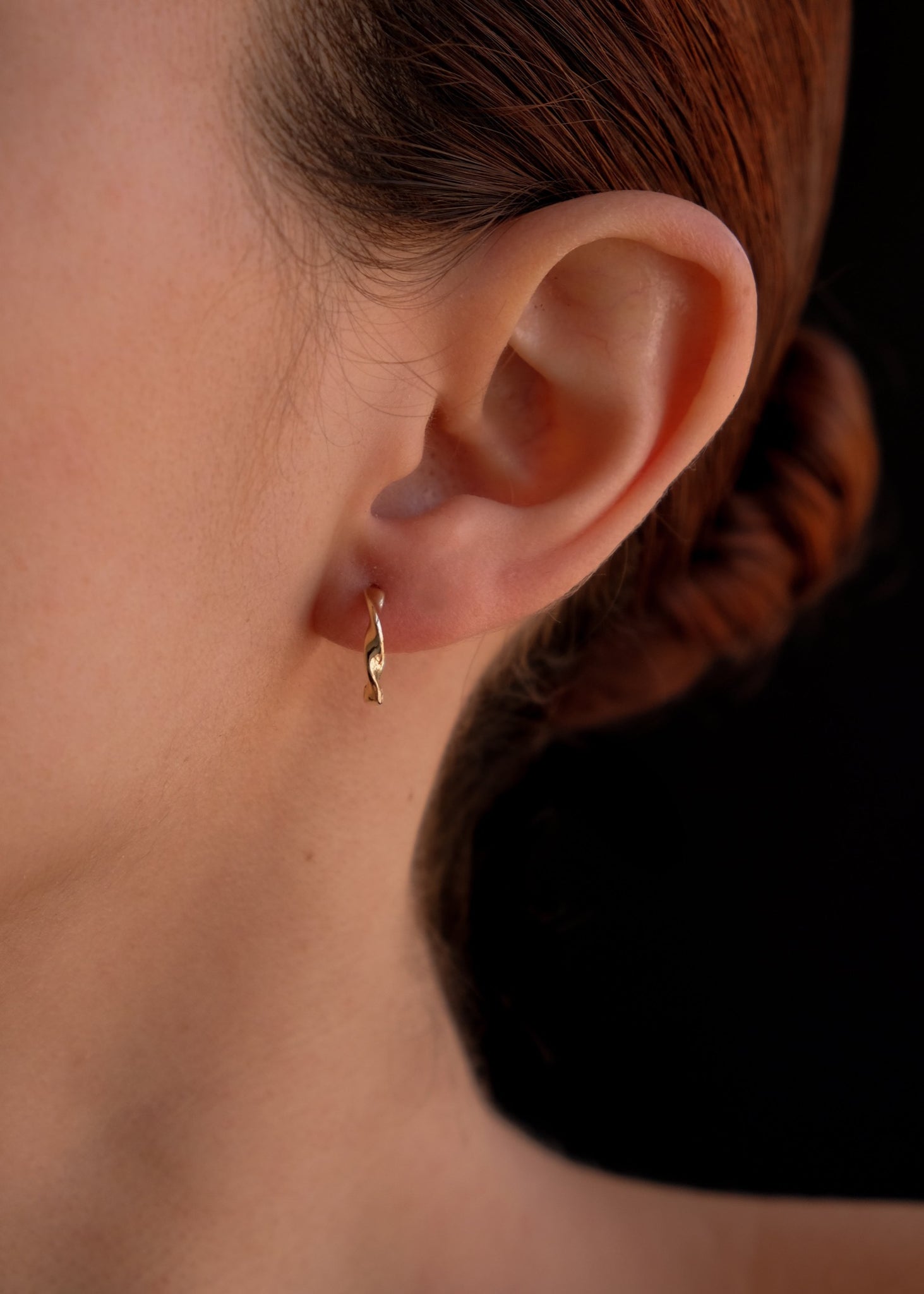Small Twisted hoops no.1