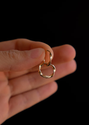 Small Twisted hoops no.1