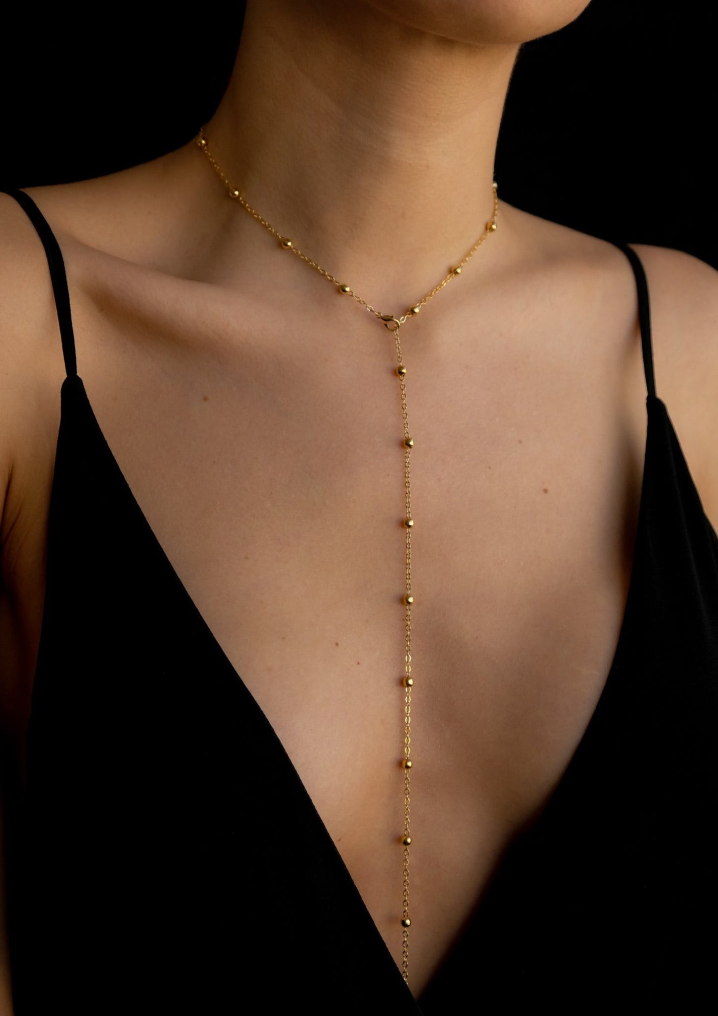 Gold dots necklace
